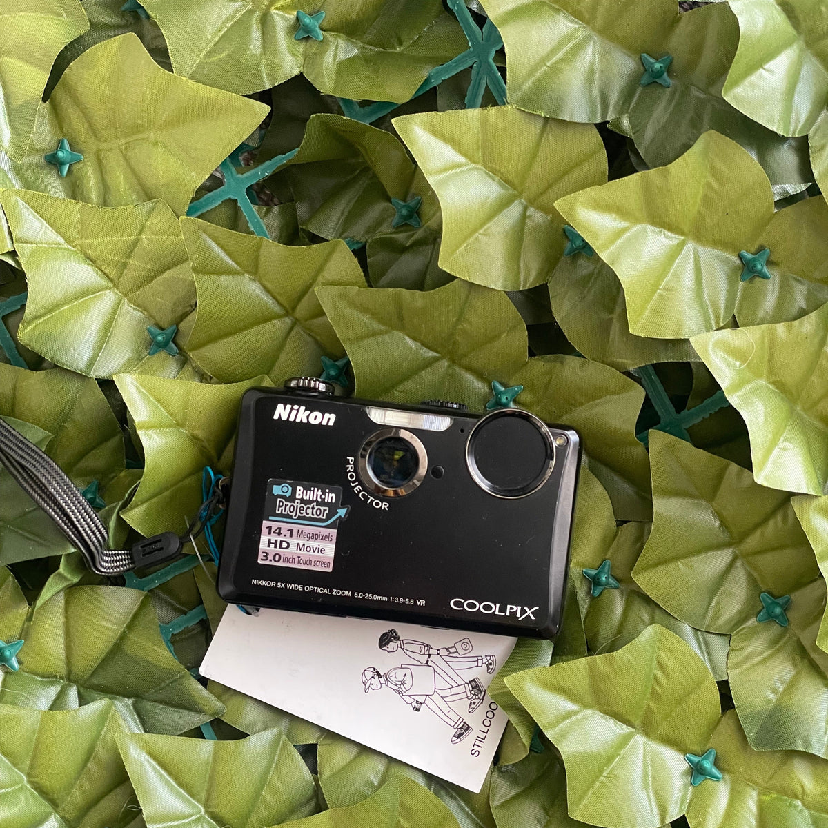 Nikon Coolpix S1100pj w/Built-in projector
